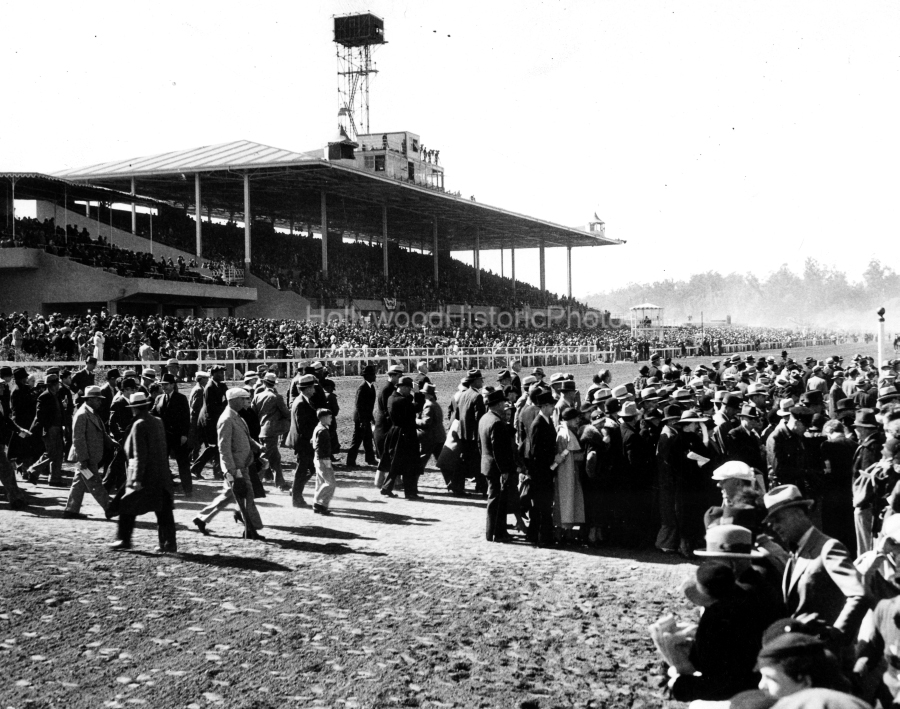 Santa Anita Race Track 1938 5 And theyre off Arcadia CA wm.jpg